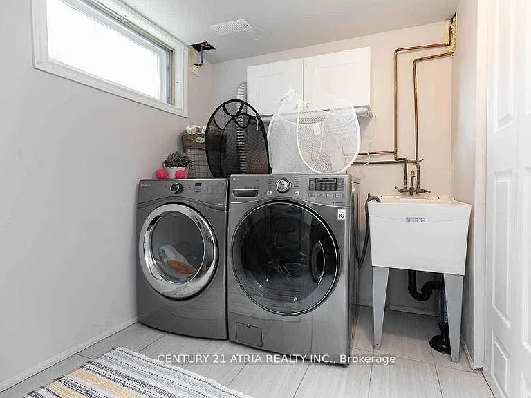 639 Mortimer Ave — Photo 8