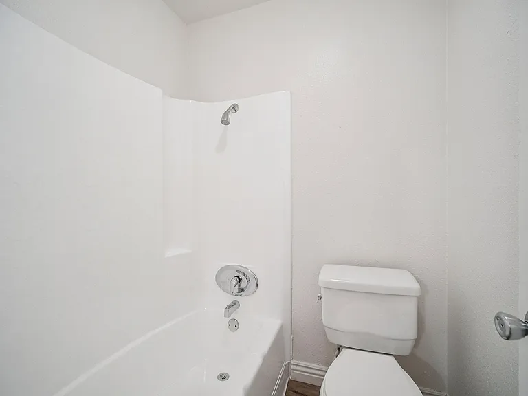 Kingswood Village — Photo 14