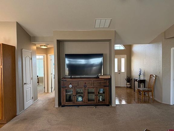 3rd image of 3215 Meadows Parkway