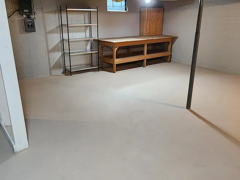 311 Margaret Ave — Photo 16