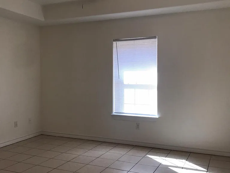 2101 Bahamas Dr #3 — Photo 10