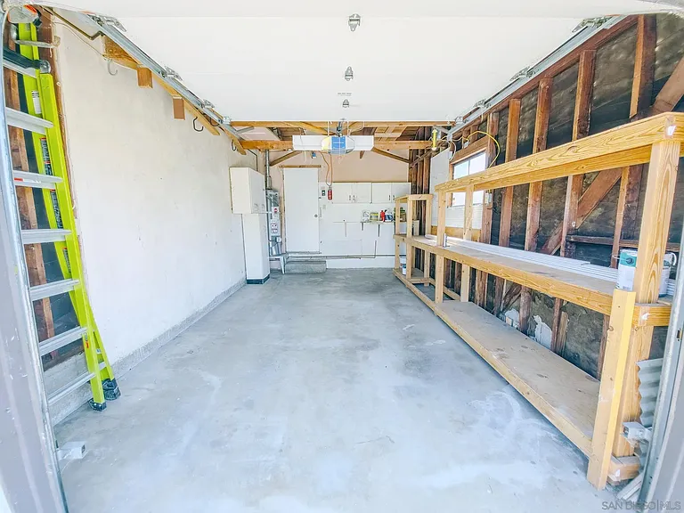 4635 Virginia Ave — Photo 3