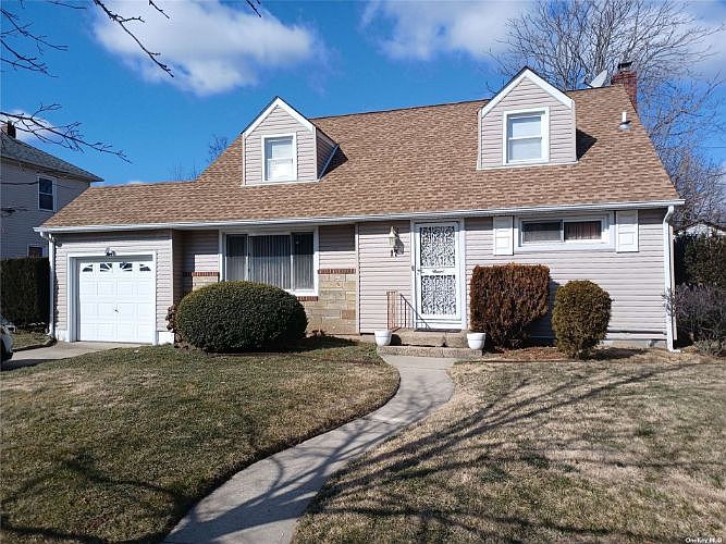 1st image of 17 Harriman Ave