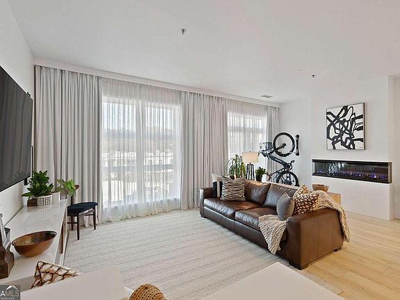 5th image of 560 Dutch Valley Rd NE APT 2313