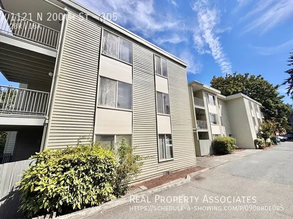 1121 N 200th St APT 305, Seattle, WA 98133