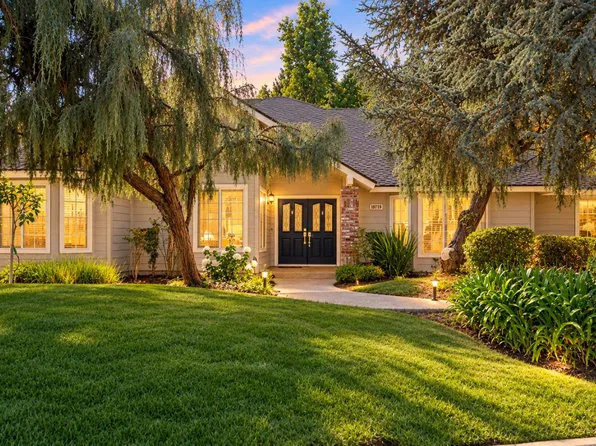 10779 N Silver Lake Ln, Fresno, CA 93730
