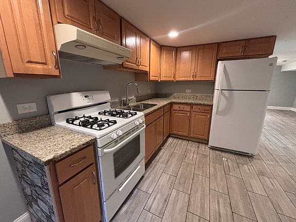 5th image of 3939 N Neva Ave #G