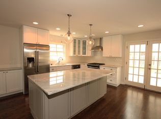 1120 Cedarwood Ln, Glenview, IL
