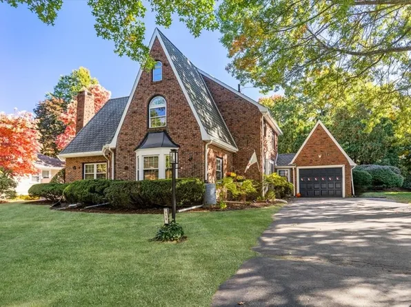 710 Furnace Brook Pkwy, Quincy, MA 02169