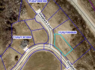 1002 Shagbark Lane Ct, Decorah, IA 52101