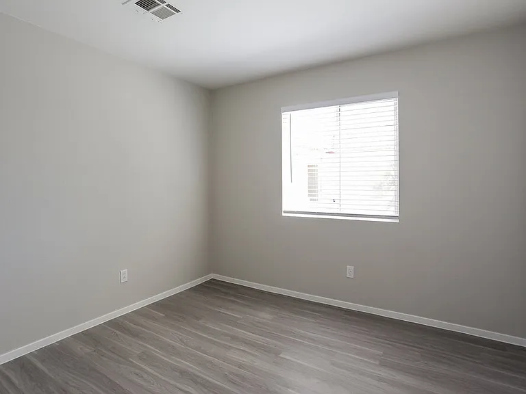3020 Honeysuckle Ave — Photo 11