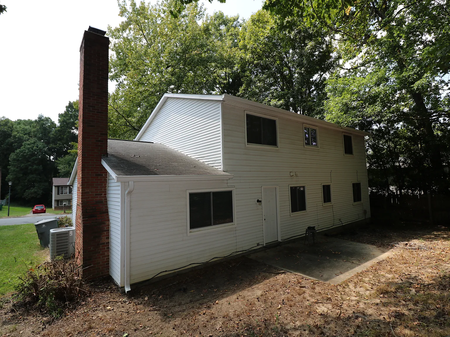 4 bed, 2.5 bath, 1800 sqft, $2,200 — Photo 4