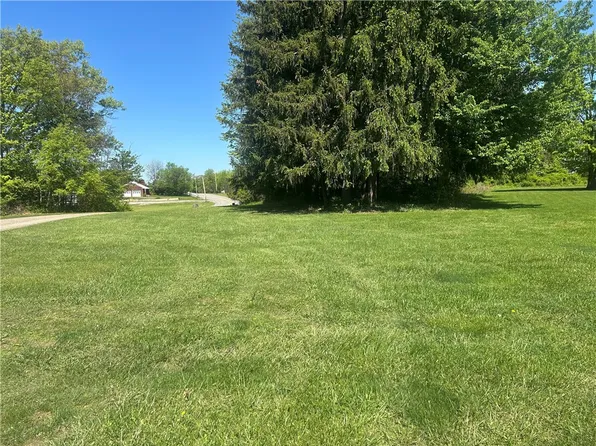 3724 Ridge Rd, Natrona Heights, PA 15065