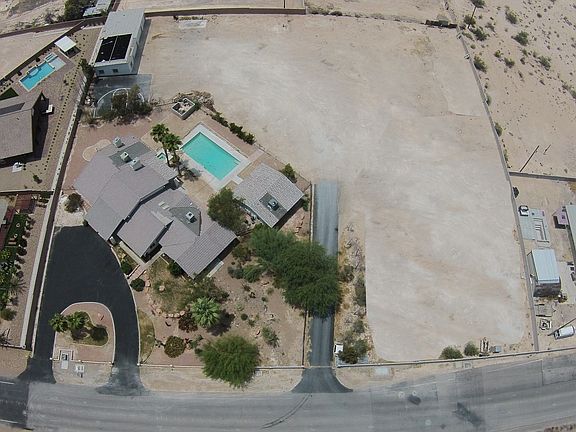 5th image of 8591 Fairfield Ave