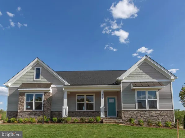 9082 Doves Ln, Manassas, VA 20112