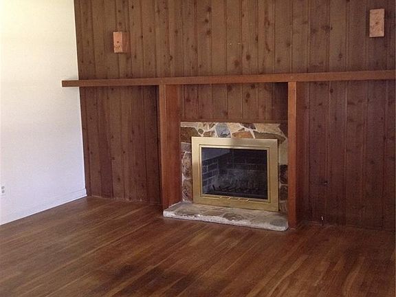 4th image of 110 Holly Dr