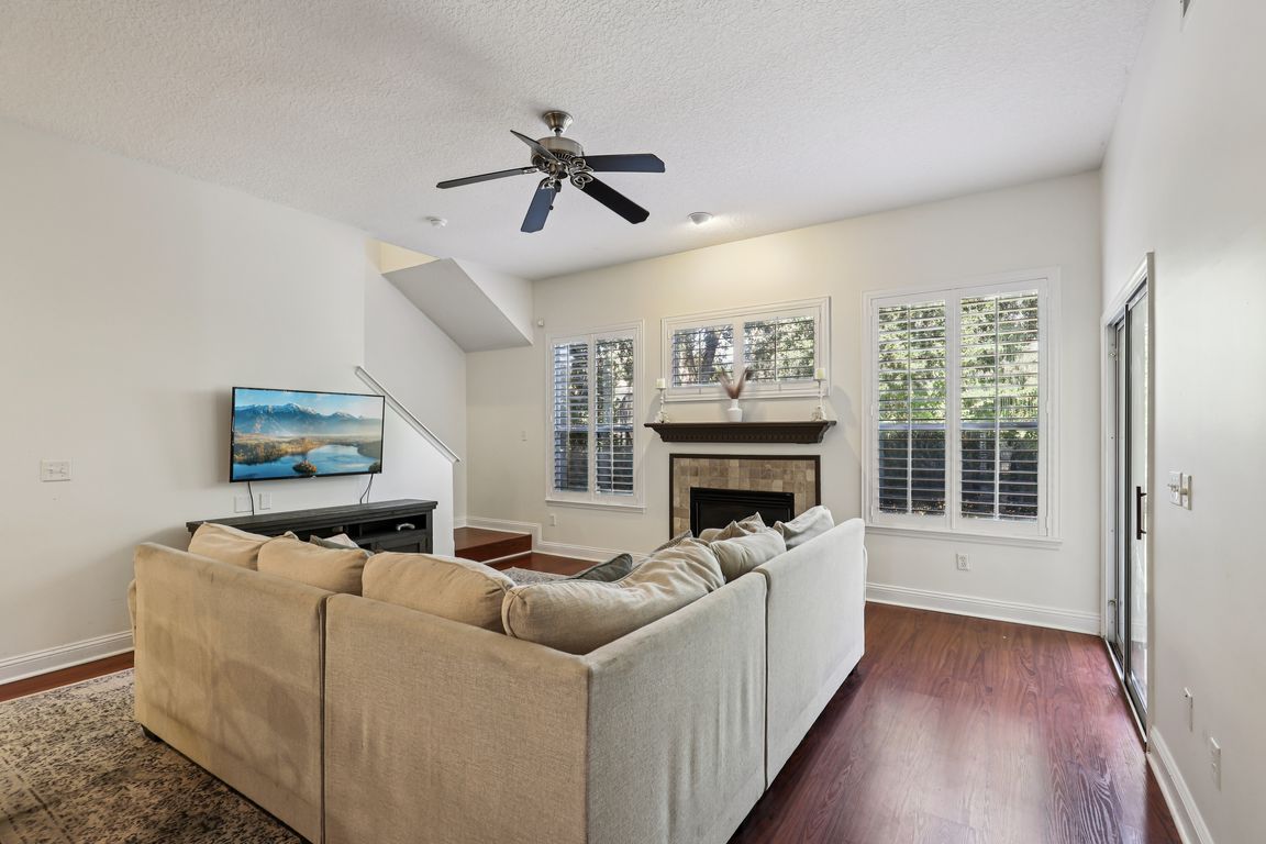 next background image