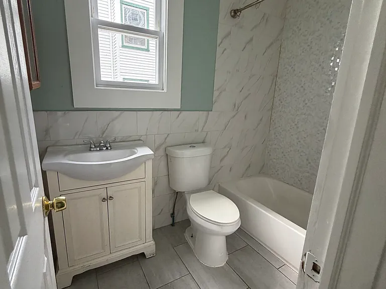 244 Smith St #1 — Photo 15