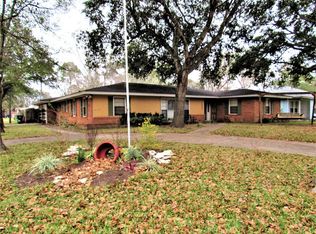 1001 E Miller St, Angleton, TX 77515