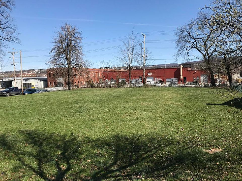 1st image of Eighth St