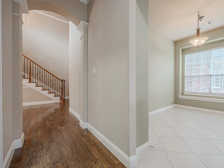 2200 Stone Creek Dr — Photo 10