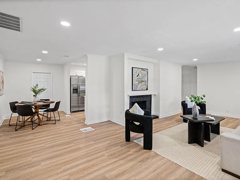 7615 Terrace St — Photo 8