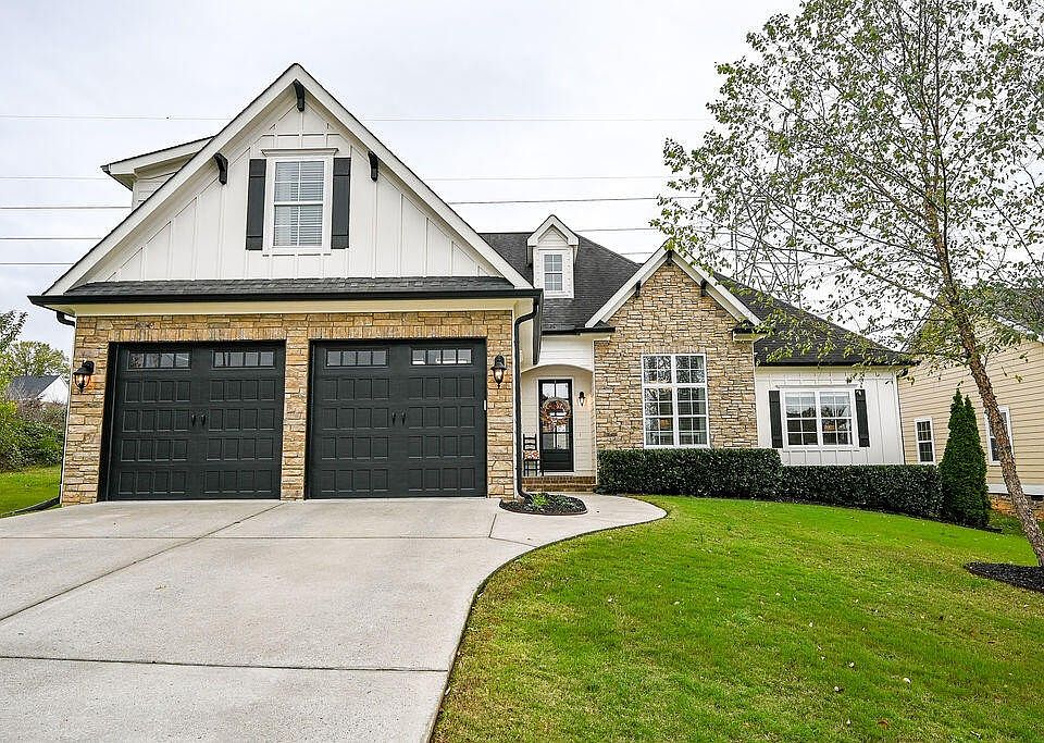 1st image of 705 Abby Glen Dr NE