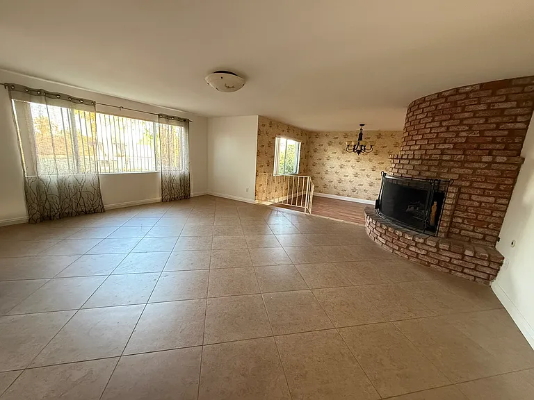 654 McGavran Dr — Photo 10