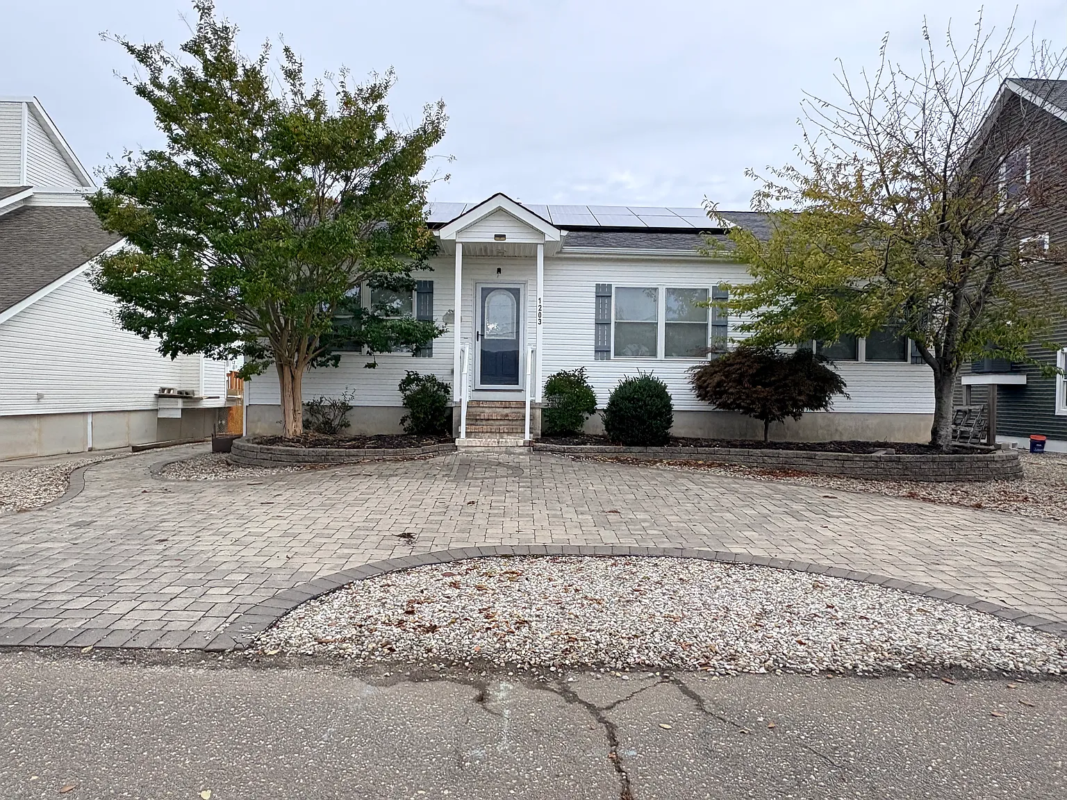 3 bed, 1408 sqft, $3,600 — Photo 1