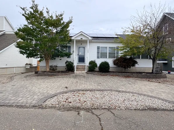 1203 Maui Dr, Forked River, NJ 08731