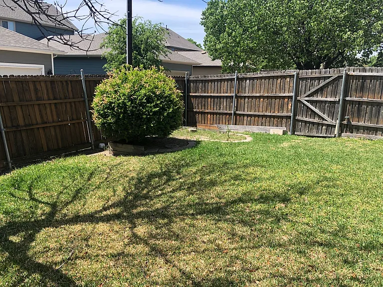 1002 Alameda Dr — Photo 30