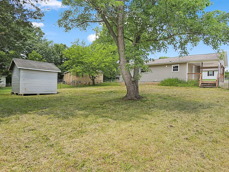 531 Donna Dr — Photo 10