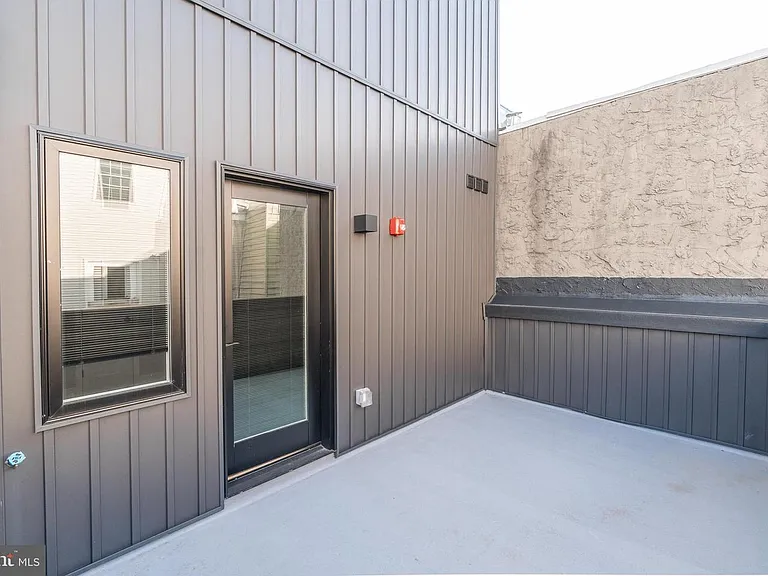 1715 Montrose St #2 — Photo 9