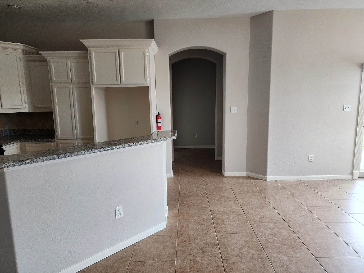 3 bed, 1400 sqft, $1,700 — Photo 3