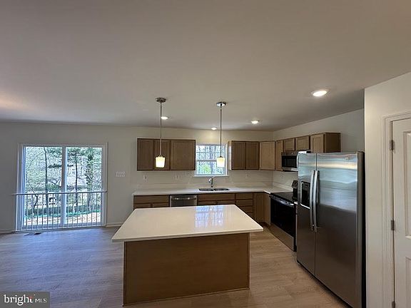 4th image of 524 Well Dr