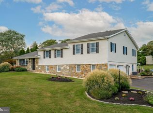 145 Stratford Dr, Southampton, PA