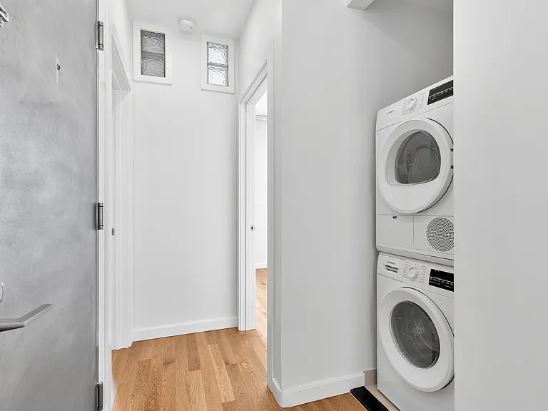 64 Greenwich Ave #2 — Photo 5