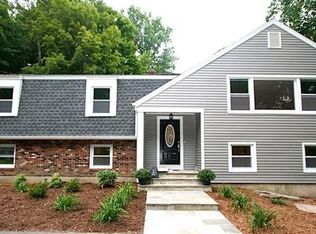 29 Porters Hill Rd, Trumbull, CT 06611