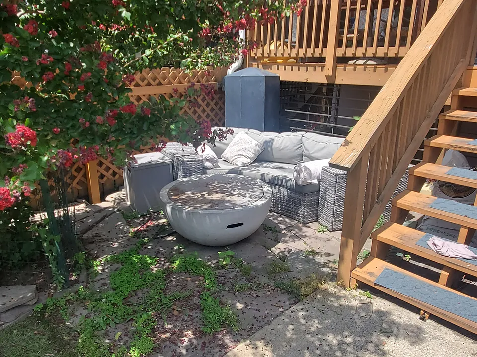 Garden nook with firepit