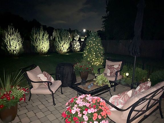 2nd image of 810 Cottonwood Dr
