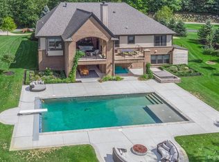 7746 Hidden Ridge Ln, Northville, MI 48168