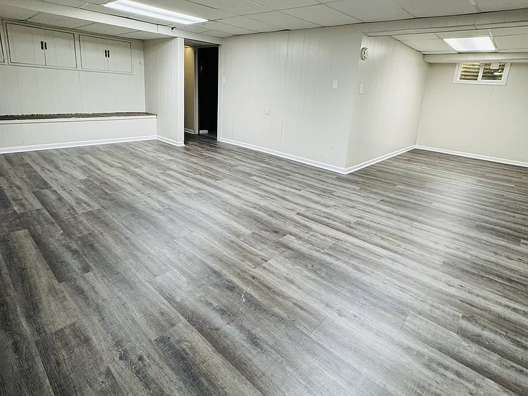 7011 N Hamlin Ave — Photo 17