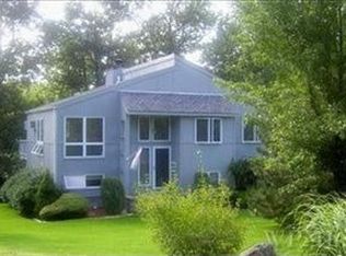 5 Glenwood Rd, Poughkeepsie, NY 12603