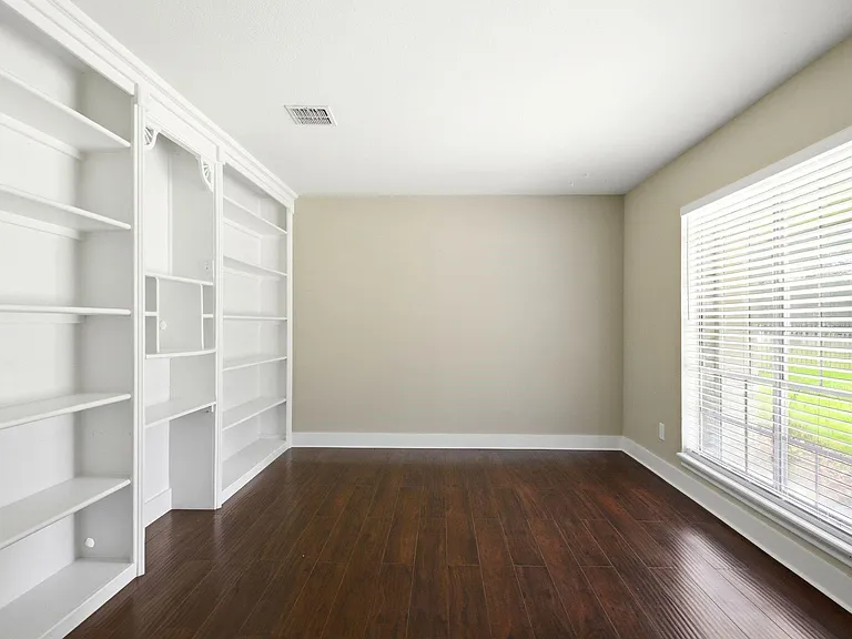 1511 Sungail Dr — Photo 9