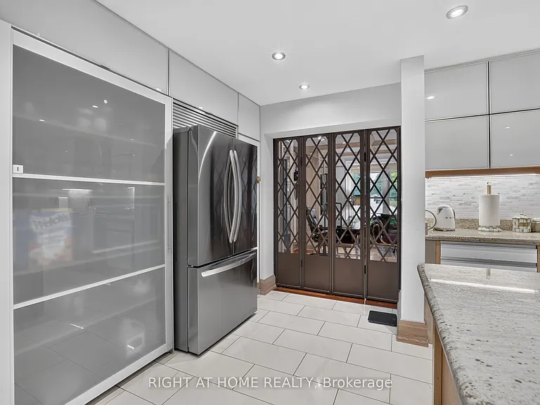 35 Brightbay Cres — Photo 15