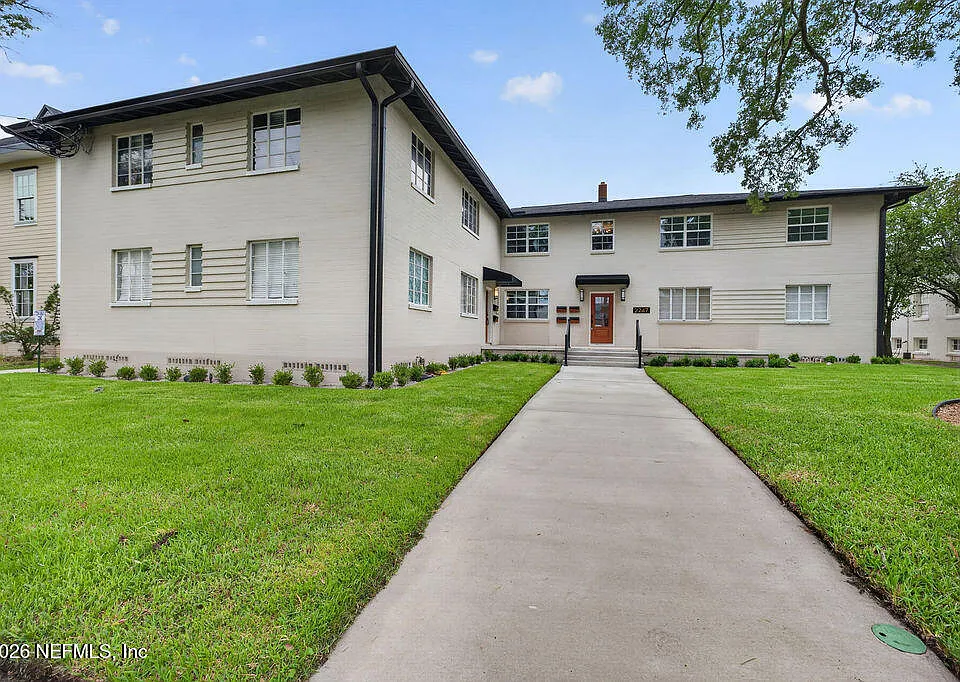 2247 Riverside Ave #1