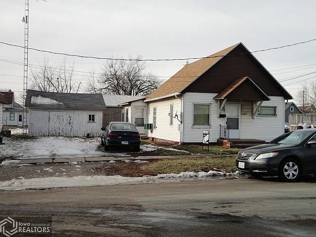 1st image of 207 N G St