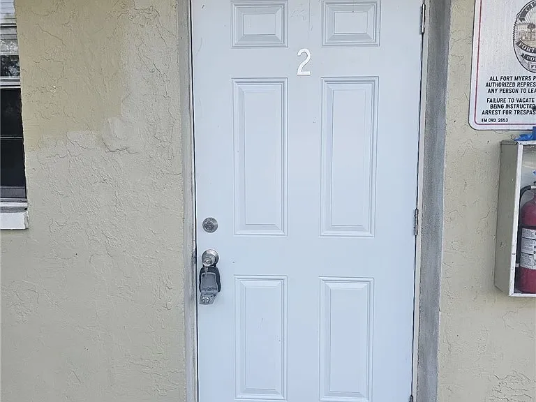 2708 Broadway — Photo 1