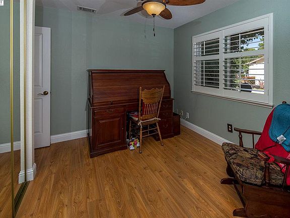 3rd image of 4539 Fairway Ct