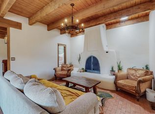 1033 W Meadowlark Ln, Corrales, NM 87048